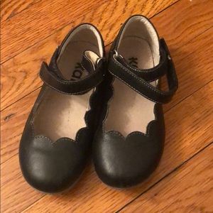 Kai black leather sandals sz 9